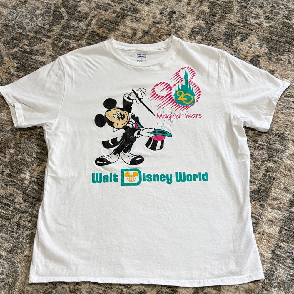 White Walt Disney World T-Shirt 20th anniversary vault collection